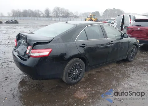 2010 Toyota Camry z USA, uszkodzony, nr VIN 4T4BF3EK1AR061551